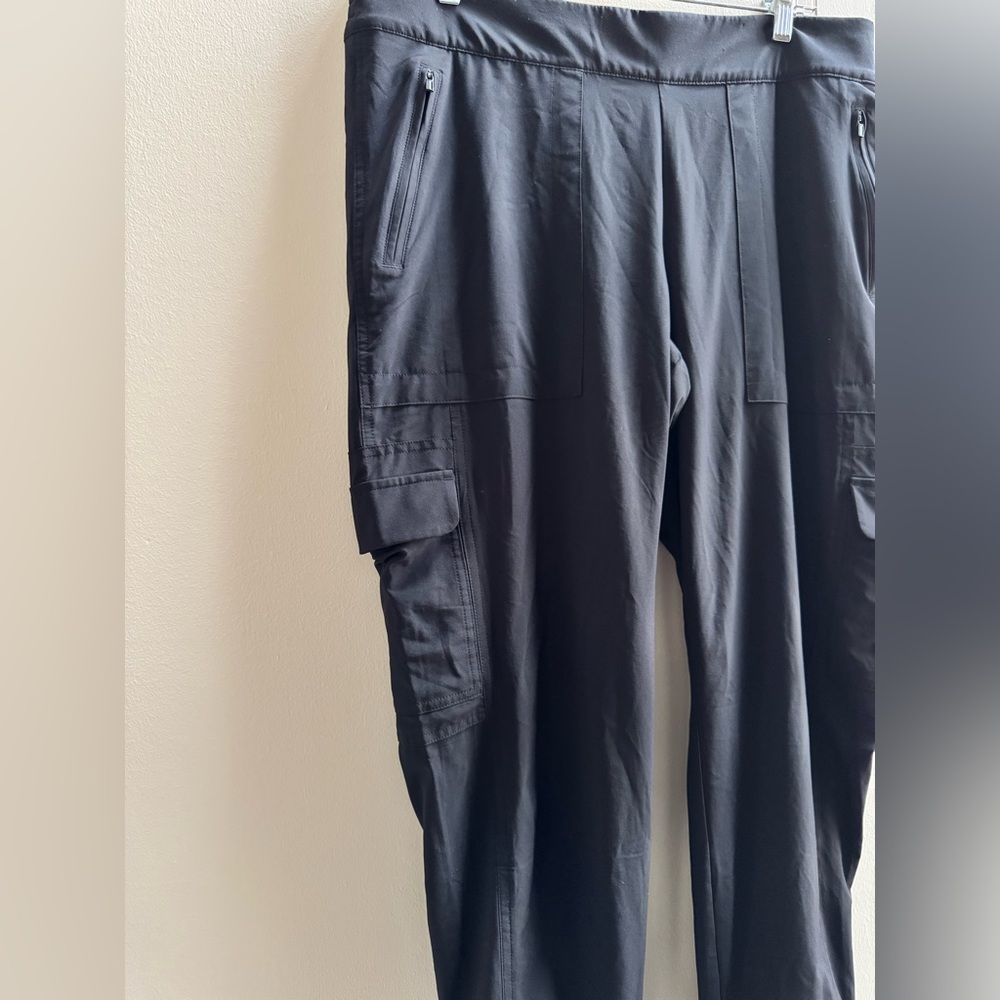 Athleta Chelsea Cargo Lined Utility Pants Black size 16 NWOT - Picture 5 of 12